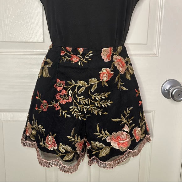 Angel Biba Pants - SOLD -Angel Biba high-waisted floral embroidered shorts
